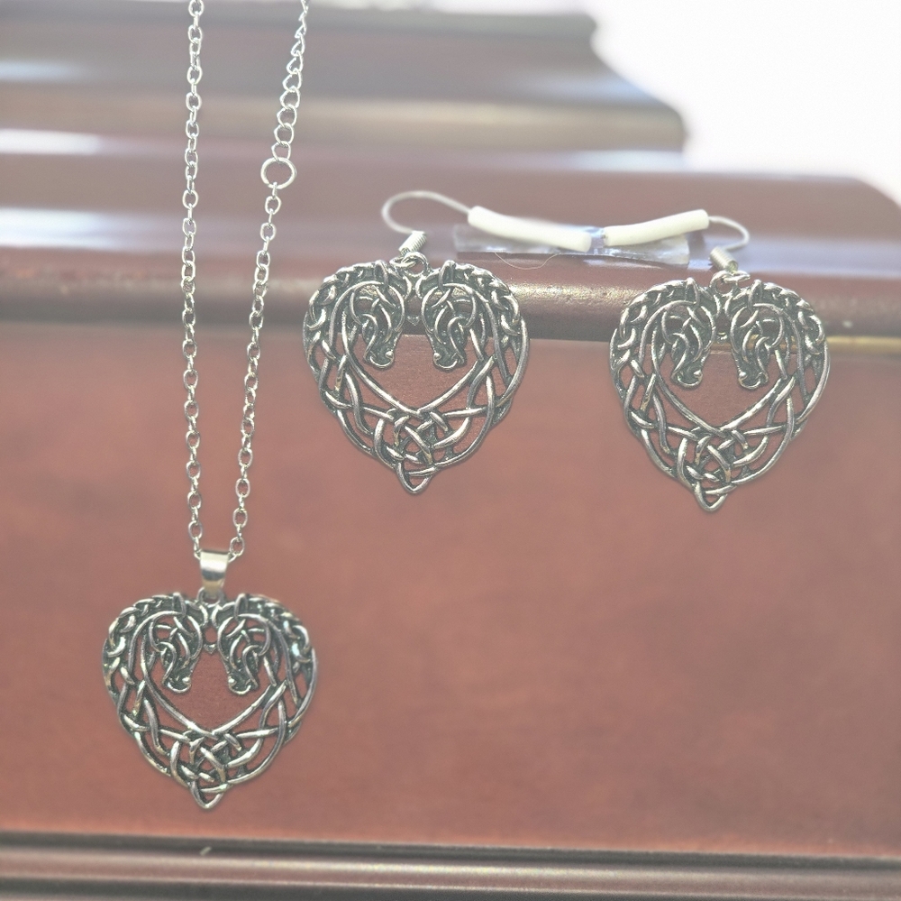 Horse Jewelry With Intricate Design